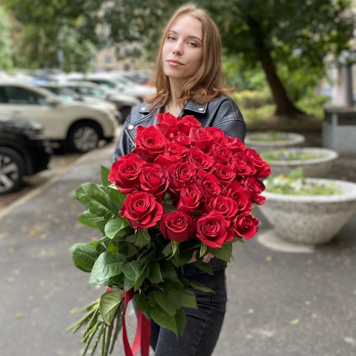 25 красных роз Эвер Ред 80 см